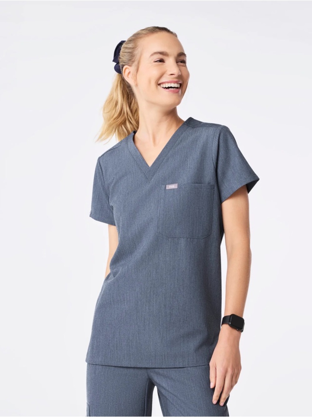 FIGS Catarina One Pocket Scrub Top  Heather Denim Size XS